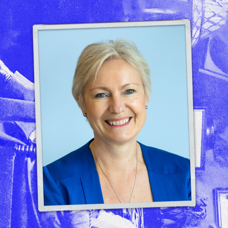 Ana Svensson headshot frame