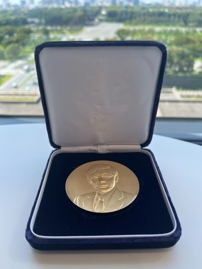 藤枝賞のメダル　