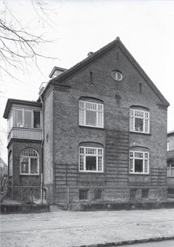 Harald et Thorvald Pedersen produisent la première insuline Novo dans la villa Rolighed.