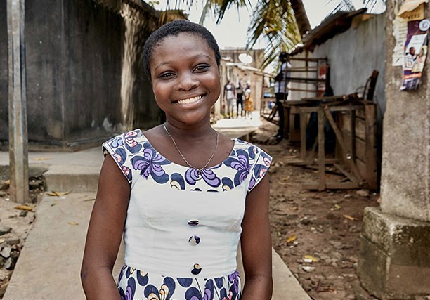 Olivia Aka suferă de diabet zaharat de tip 1 și trăiește în Coasta de Fildeș.