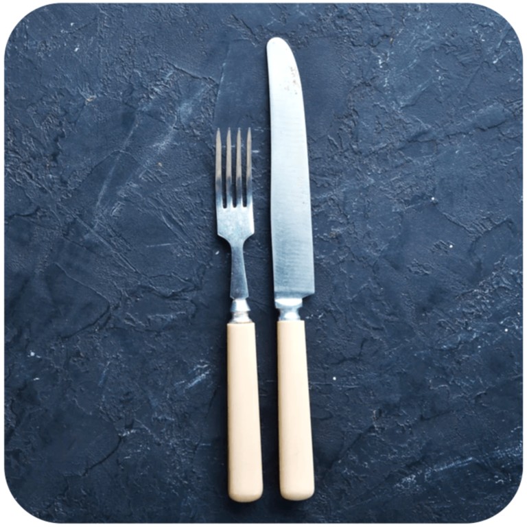 Image of a knife and a fork