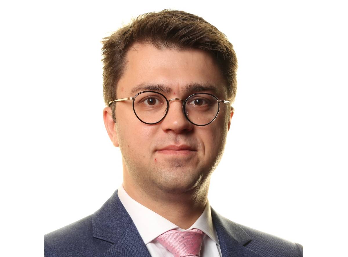 Headshot of prof. Frederik Verbrugge